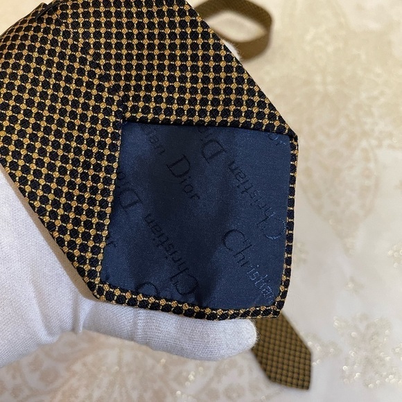 CHRISTIAN DIOR 💯 silk monsuier in black and gold - Picture 4 of 7